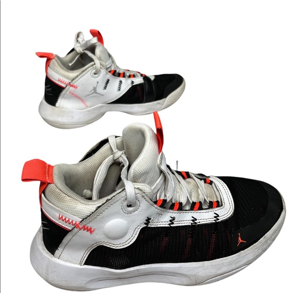Nike Air Jordan Jumpman Shoes Boys White Blac BQ3451-100 Mid Top Sneaker Sz 6.5 - Picture 3 of 10